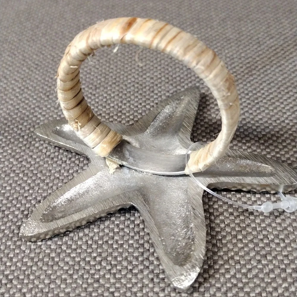 8 Metal starfish napkin holders